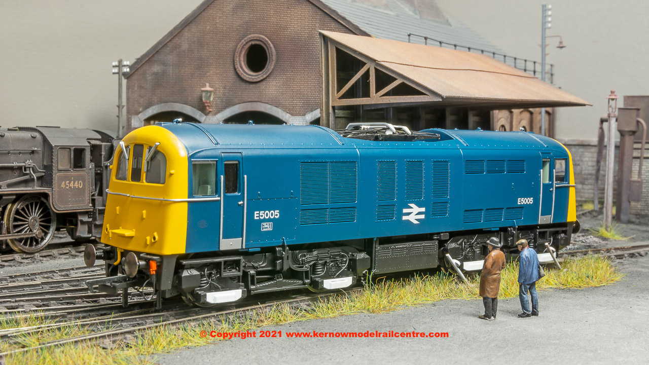 R3569 Hornby Class 71 Electric Locomotive number E5005 in BR Blue livery